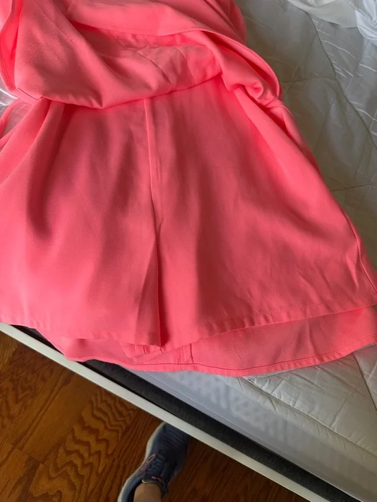 NWT Lilly Pulitzer Neon Pink Halter Pearl Romper - Picture 3 of 4